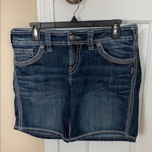 Women’s Silver Suki Jean Shorts - Size 29